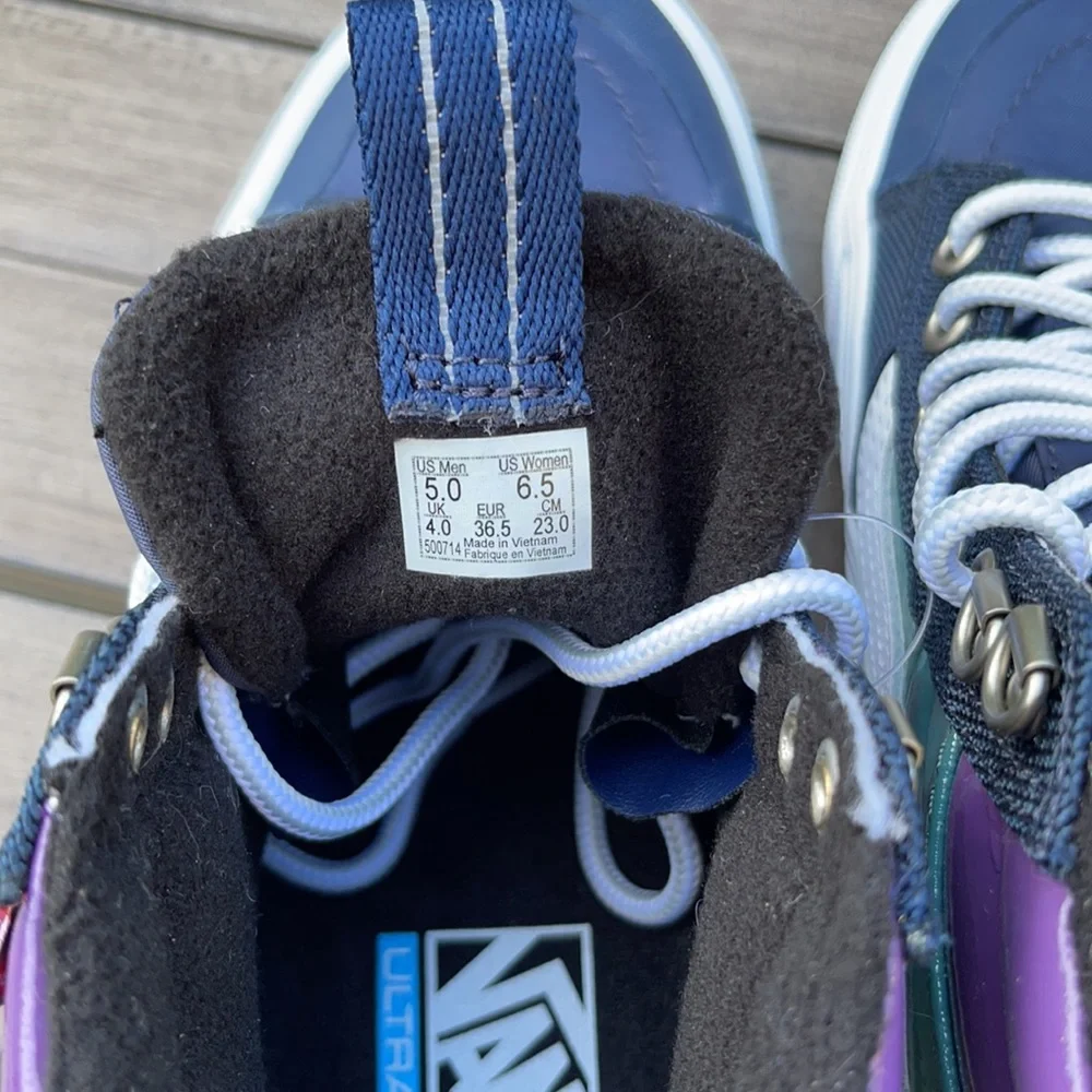 Vans Women's Multi-Color High-Top Winter Boots USED. No longer has tags.